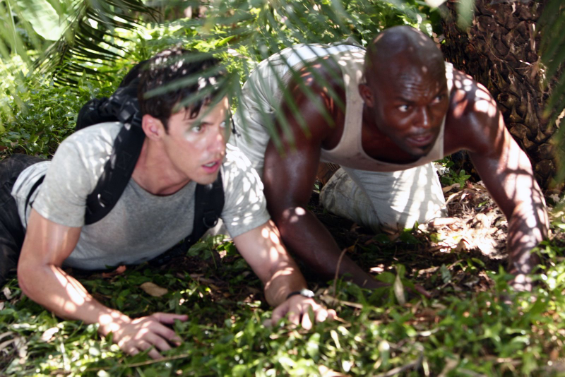 Illustration for article titled Spoilery Pics From Lost, Heroes, Terminator And Smallville